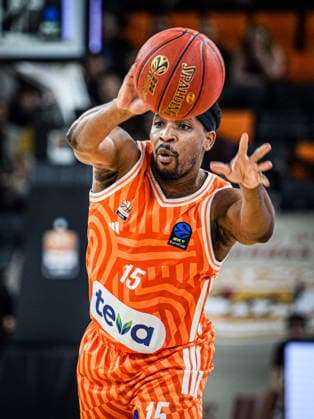 Justin Simon (ratiopharm ulm) controls the Ball during the Basketball Eurocup match between ratiopharm ulm and Dolomiti Energia Trento at ratiopharm Arena on December 4, 2025 in Neu-Ulm, Germany. (Photo by Harry Langer DeFodi Images)
