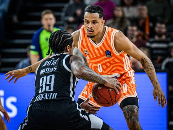Khalif Battle (Dolomiti Energia Trento) und Nelson Weidemann (ratiopharm ulm) battle for the ball during the Basketball Eurocup match between ratiopharm ulm and Dolomiti Energia Trento at ratiopharm Arena on December 4, 2025 in Neu-Ulm, Germany. (Photo by Harry Langer DeFodi Images)