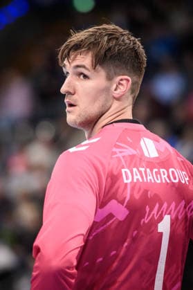Luka Krnokapic (TVB Stuttgart, 01) - neuer Torwart in den Reihen des TVB Stuttgart GER, TVB 1898 Stuttgart - HSG Wetzlar, DAIKIN HBL, Handball, Bundesliga, 11. Spieltag, Spielzeit 2025 2026, 04.12.2025 GER, TVB 1898 Stuttgart - HSG Wetzlar, DAIKIN HBL, Handball, Bundesliga, 11. Spieltag, Spielzeit 2025 2026, 04.12.2025 Stuttgart Copyright: xSandyxDinkelackerx EP_SDR