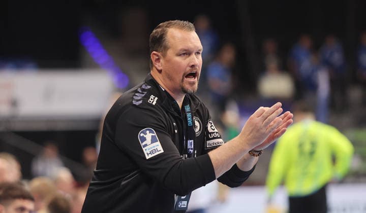 Stuttgart , Handball Daikin HBL Bundesliga TVB Stuttgart vs. HSG Wetzlar , Misha Kaufmann ( Trainer TVB )