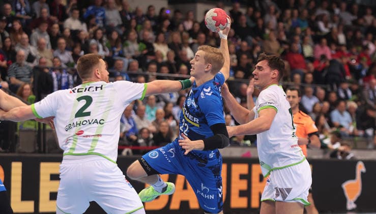 Stuttgart , Handball Daikin HBL Bundesliga TVB Stuttgart vs. HSG Wetzlar , Torben Matzke ( TVB )