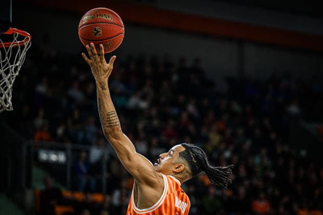 Nelson Weidemann (ratiopharm ulm) controls the Ball during the Basketball Eurocup match between ratiopharm ulm and Dolomiti Energia Trento at ratiopharm Arena on December 4, 2025 in Neu-Ulm, Germany. (Photo by Harry Langer DeFodi Images)