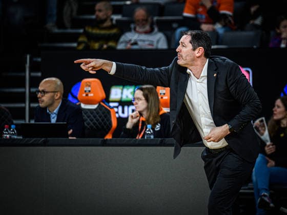 Head Coach Ty Harrelson (ratiopharm ulm) gestures during the Basketball Eurocup match between ratiopharm ulm and Dolomiti Energia Trento at ratiopharm Arena on December 4, 2025 in Neu-Ulm, Germany. (Photo by Harry Langer DeFodi Images)