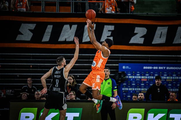 Matas Jogela (Dolomiti Energia Trento) und Justin Simon (ratiopharm ulm) battle for the ball during the Basketball Eurocup match between ratiopharm ulm and Dolomiti Energia Trento at ratiopharm Arena on December 4, 2025 in Neu-Ulm, Germany. (Photo by Harry Langer DeFodi Images)