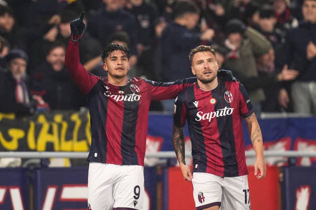 Bologna s Santiago Castro celebrates after scoring the 2-1 goal for his team during the round of 16 Frecciarossa Italian Cup 2025 2026 soccer match between Bologna and Parma at Renato DallÕAra Stadium in Bologna, North Italy, Thursday, December 4, 2025. Soccer  Copyright: xMassimoxPaolone LaPressex