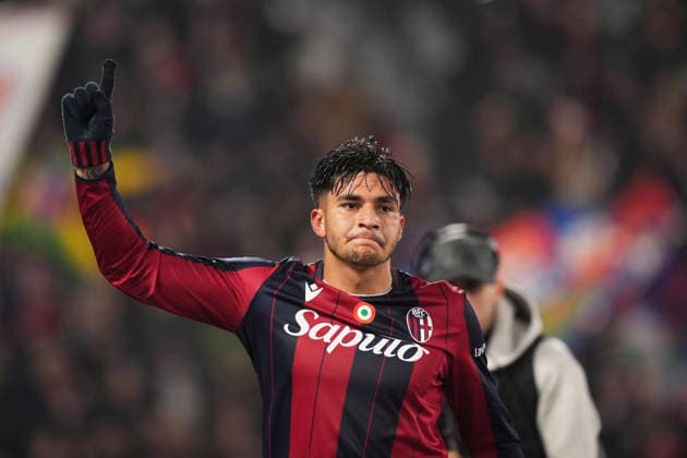 Bologna s Santiago Castro celebrates after scoring the 2-1 goal for his team during the round of 16 Frecciarossa Italian Cup 2025 2026 soccer match between Bologna and Parma at Renato DallÕAra Stadium in Bologna, North Italy, Thursday, December 4, 2025. Soccer  Copyright: xMassimoxPaolone LaPressex