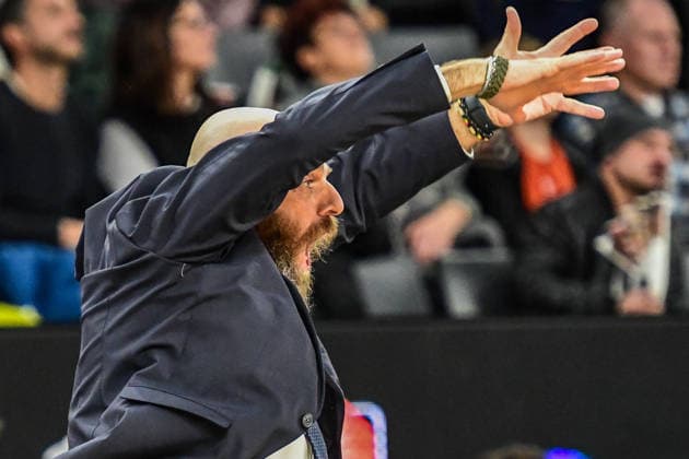 BKT Euro Cup; Ratiopharm Ulm gegen Dolomiti Energia Trento, Ratiopharm Arena Ulm 04.12.2025 Trainer Massimo Cancellieri (Dolomiti Energia Trento) ausser sich Ulm 04.12.2025 - 9. Spieltag BKT EuroCup, Ratiopharm Ulm gegen Dolomiti Energia Trento, Ratiopharm Arena Ulm Copyright: xBEAUTIFULxSPORTS Märklx
