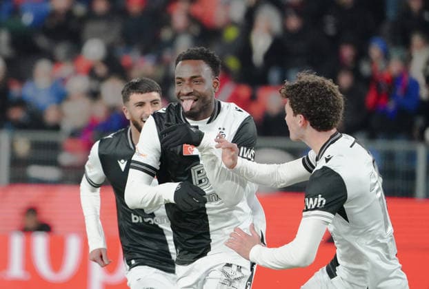 Sport Bilder des Tages 04.12.2025 Basel Schweiz .Fussball Herren Saison 2025 2026 Cup FC Basel - FC Grand-Saconnex. Bild Torjubel Totschuetze Philip Otele (FC Basel) Aktion Jubel
