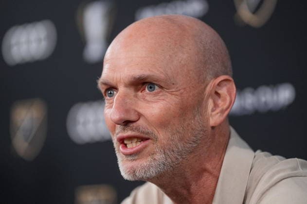 December 4, 2025, Fort Lauderdale, Fl, UNITED STATES: Vancouver Whitecaps head coach Jesper Sorensen speaks during a news conference ahead of the MLS, Fussball Herren, USA Cup final soccer match, in Fort Lauderdale, Fla., Thursday, Dec. 4, 2025. Canada News - December 4, 2025 - ZUMAc35_ 20251204_zaf_c35_054 Copyright: xDarrylxDyckx