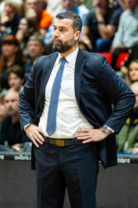 04.12.2025, xomx, Basketball EuroCup, Niners Chemnitz - Turk Telekom v.l. ERDEM CAN (Turk Telekom Ankara Head Coach) Chemnitz