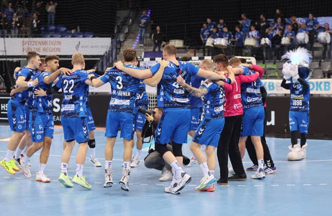 Stuttgart , Handball Daikin HBL Bundesliga TVB Stuttgart vs. HSG Wetzlar , Jubel TVB