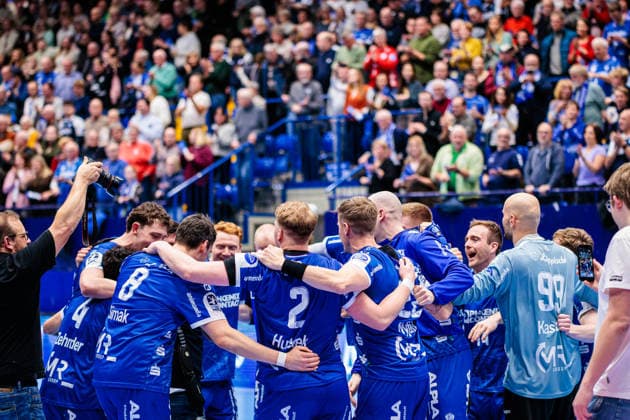 Die Mannschaft von TBV Lemgo Lippe jubelt freut sich nach 34:33 Sieg GER, TBV Lemgo Lippe vs. SG Flensburg-Handewitt, Handball, 1. Bundesliga, 15. Spieltag, Spielzeit 2025 2026, 04.12.2025 GER, TBV Lemgo Lippe vs. SG Flensburg-Handewitt, Handball, 1. Bundesliga, 15. Spieltag, Spielzeit 2025 2026, 04.12.2025 Lemgo Copyright: xEibner-Pressefoto JanxRollingerx EP_JSK