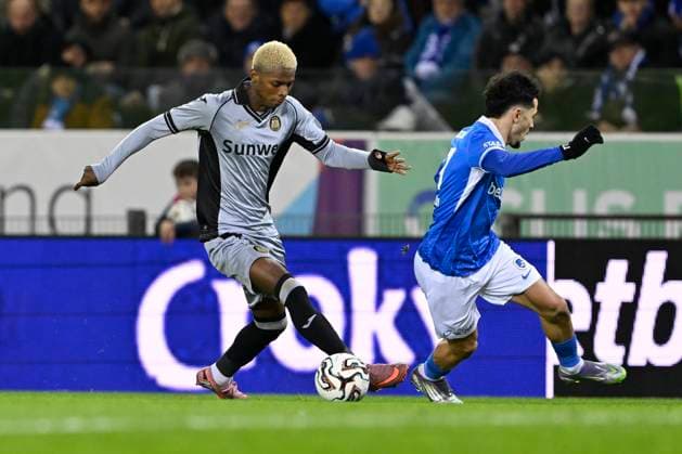 KRC Genk v RSC Anderlecht - Belgian Croky Cup GENK, BELGIUM - DECEMBER 04 : Angulo Nilson midfielder of RSC Anderlecht and El Ouahdi Zakaria defender of KRC Genk during the Belgian Croky Cup round of 16 match between KRC Genk and RSC Anderlecht on December 4, 2025 in Genk, Belgium, 04 12 2025 Genk Belgium  Copyright: xDhax