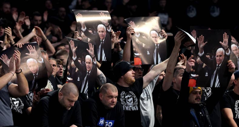 Partizan v Bayern, Euroleague basketball, season 2025 2026, round 14 Belgrade, Serbia. 4th Dec, 2025. Partizan s supporters display pictures of Zeljko Obradovic ahead of the Euroleague basketball match between Partizan and Bayern Munich on December 4. 2025. in Belgrade, Serbia. Belgrade Serbia Copyright: xPedjaxMilosavljevic STARSPORTx