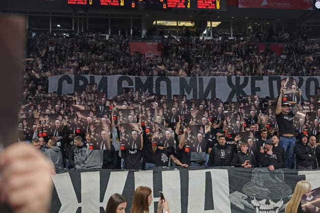 Partizan v Bayern, Euroleague basketball, season 2025 2026, round 14 Belgrade, Serbia. 4th Dec, 2025. Partizan s supporters display pictures of Zeljko Obradovic ahead of the Euroleague basketball match between Partizan and Bayern Munich on December 4. 2025. in Belgrade, Serbia. Belgrade Serbia Copyright: xPedjaxMilosavljevic STARSPORTx