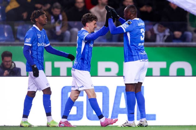 2025-12-04 KRC Genk v RSC Anderlecht - Croky Cup GENK, BELGIUM - DECEMBER 4: Konstantinos Karetsas of KRC Genk celebrates after scoring the team s first goal with Noah Adedji of KRC Genk and Mujaid Sadick of KRC Genk during the Croky Cup match between KRC Genk and RSC Anderlecht at Cegeka Arena on December 4, 2025 in Genk, Belgium. Genk Cegeka Arena Belgium Content not available for redistribution in The Netherlands directly or indirectly through any third parties. Copyright: xJorisxVerwijstx