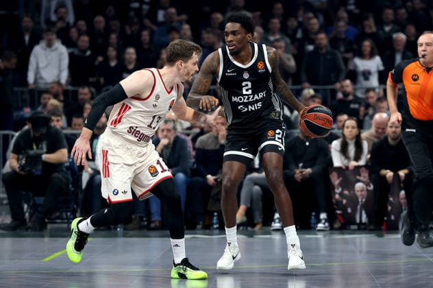 Partizan v Bayern, Euroleague basketball, season 2025 2026, round 14 Belgrade, Serbia. 4th Dec, 2025. Partizan s Shake Milton vies with Bayern s Andreas Obst during Euroleague basketball match between Partizan and Bayern Munich on December 4. 2025. in Belgrade, Serbia. Belgrade Serbia Copyright: xPedjaxMilosavljevic STARSPORTx