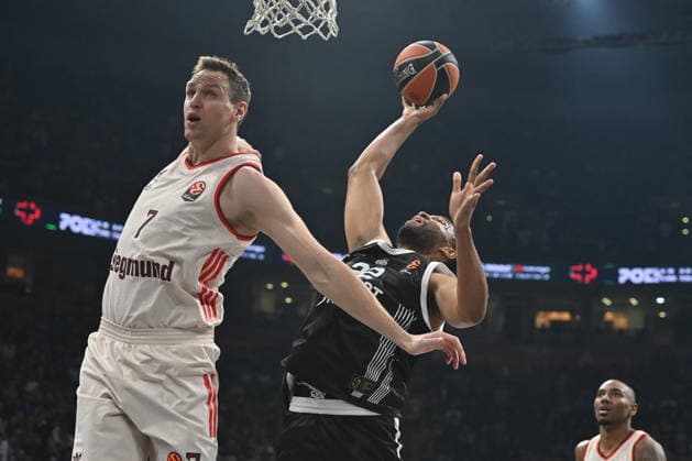 PARTIZAN vs BAYERN MUNCHEN JABARI PARKER Dzabari Parker vs JOHANNES VOIGTMANN Johanes Fojgtman basketball Partizan vs Bayern Munchen Euroleague, Beogradska arena, Belgrade 04.12.2025 Foto: BASKETBALL, EUROLEAGUE, PARTIZAN, BAYERN MUNCHEN Belgrade Belgrade arena Serbia Copyright: xMarkoxMetlas xMNxPressx