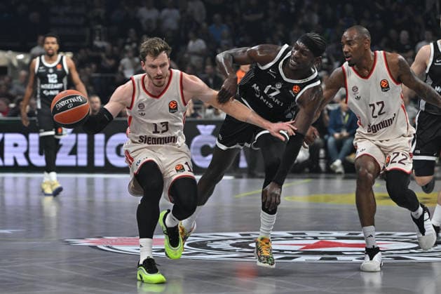 PARTIZAN vs BAYERN MUNCHEN ANDREAS OBST vs ISAAC BONGA Ajzak Bonga basketball Partizan vs Bayern Munchen Euroleague, Beogradska arena, Belgrade 04.12.2025 Foto: BASKETBALL, EUROLEAGUE, PARTIZAN, BAYERN MUNCHEN Belgrade Belgrade arena Serbia Copyright: xMarkoxMetlas xMNxPressx