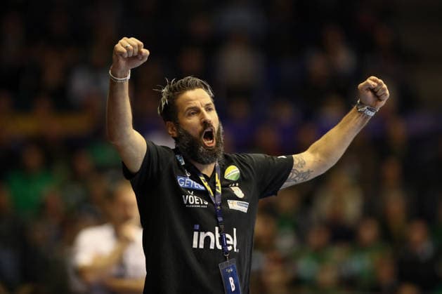 04.12.2025, xtgx, Handball, EHF Champions League, SC Magdeburg - Pick Szeged v.l. Bennet Wiegert (Magdeburg, Trainer) Jubel, Torjubel, jubelt ueber das Tor, celebrate the goal, celebration Magdeubrg