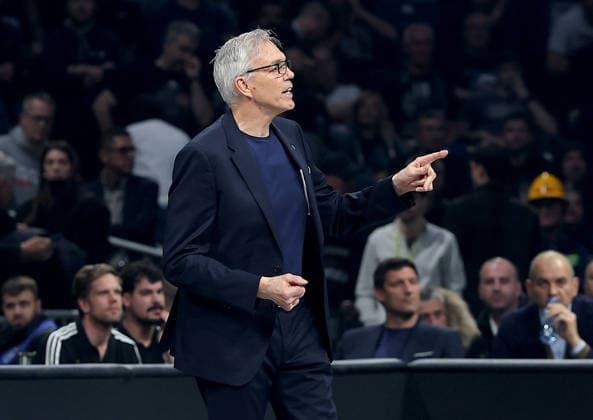 Partizan v Bayern, Euroleague basketball, season 2025 2026, round 14 Belgrade, Serbia. 4th Dec, 2025. Bayern s head coach Gordon Herbert during Euroleague basketball match between Partizan and Bayern Munich on December 4. 2025. in Belgrade, Serbia. Belgrade Serbia Copyright: xPedjaxMilosavljevic STARSPORTx