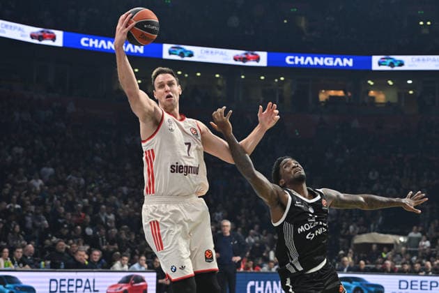 PARTIZAN vs BAYERN MUNCHEN JOHANNES VOIGTMANN Johanes Fojgtman vs SHAKE MILTON Sejk Milton basketball Partizan vs Bayern Munchen Euroleague, Beogradska arena, Belgrade 04.12.2025 Foto: BASKETBALL, EUROLEAGUE, PARTIZAN, BAYERN MUNCHEN Belgrade Belgrade arena Serbia Copyright: xMarkoxMetlas xMNxPressx