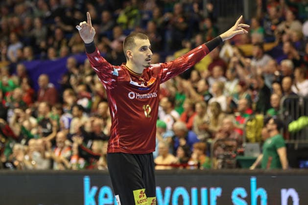 04.12.2025, xgox, Handball - EHF Champions League SC Magdeburg - Pick Szeged v.l. Matej Mandic (Magdeburg, 12) Jubelt ueber gehaltenen Ball, abgewehrt, gehalten, Torhueter Magdeburg