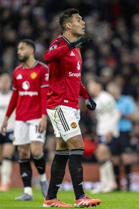 MANCHESTER, ENGLAND, DEC 04: Casemiro of Manchester United, ManU gestures during the Premier League match between Manchester United and West Ham United on December 04, 2025 in Manchester, England. Copyright: xWillxPalmer SportsxPressxPhotox Sportspressphoto_SPR69813