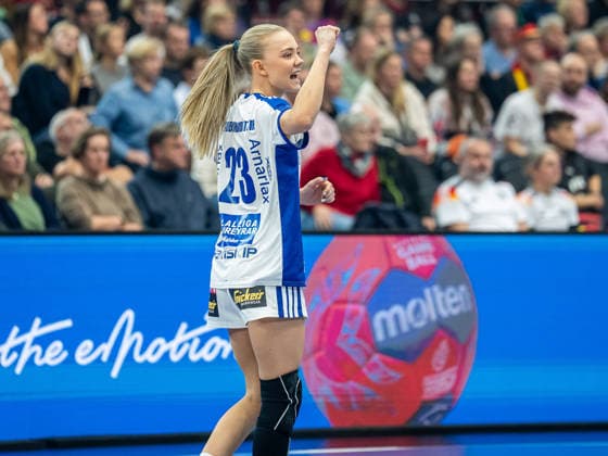 Dana Gudmunsdottir (Island, 23) ballt qie Jubelfaust, Spanien vs. Island, Handball, Weltmeisterschaft, Frauen, Spielzeit 2025 2026, 04.12.2025, Spanien vs. Island, Handball, Weltmeisterschaft, Frauen, Spielzeit 2025 2026, 04.12.2025 Dortmund Copyright: xEibner-Pressefoto MichaelxSchmidx EP_MST