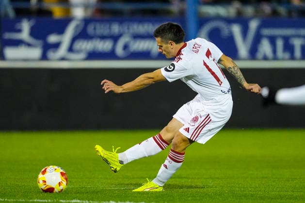 December 4, 2025, Extremadura, Extremadura, SPAIN: Alfon Gonzalez of Sevilla FC in action during the Copa del Rey, second round, football match played between CD Extremadura 1924 and Sevilla FC at Francisco de la Hera stadium on December 4, 2025, in Extremadura, Spain. Extremadura SPAIN - ZUMAa181 20251204_zaa_a181_070 Copyright: xJoaquinxCorcherox
