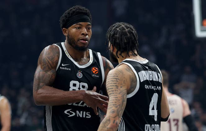 Partizan v Bayern, Euroleague basketball, season 2025 2026, round 14 Belgrade, Serbia. 4th Dec, 2025. Partizan s Tyrique Jones and Duane Washington during Euroleague basketball match between Partizan and Bayern Munich on December 4. 2025. in Belgrade, Serbia. Belgrade Serbia Copyright: xPedjaxMilosavljevic STARSPORTx
