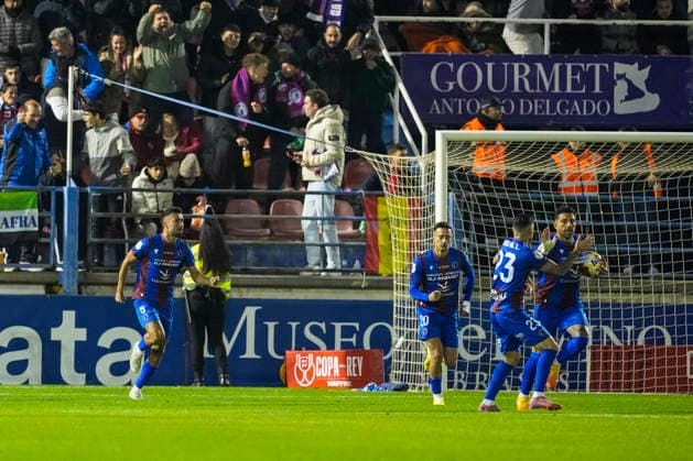 December 4, 2025, Extremadura, Extremadura, SPAIN: Robe Moreno of CD Extremadura 1924 celebrates a goal during the Copa del Rey, second round, football match played between CD Extremadura 1924 and Sevilla FC at Francisco de la Hera stadium on December 4, 2025, in Extremadura, Spain. Extremadura SPAIN - ZUMAa181 20251204_zaa_a181_100 Copyright: xJoaquinxCorcherox