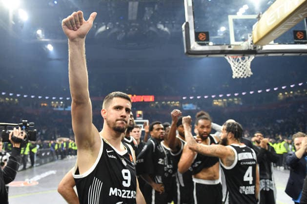 PARTIZAN vs BAYERN MUNCHEN VANJA MARINKOVIC CELEBRATION basketball Partizan vs Bayern Munchen Euroleague, Beogradska arena, Belgrade 04.12.2025 Foto: BASKETBALL, EUROLEAGUE, PARTIZAN, BAYERN MUNCHEN Belgrade Belgrade arena Serbia Copyright: xMarkoxMetlas xMNxPressx