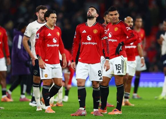 Bruno Fernandes of Manchester United, ManU looks dejected at the end of the match Manchester United v West Ham United, Premier League, Football, Old Trafford, Manchester, UK - 04 Dec 2025Manchester Old Trafford United Kingdom EDITORIAL USE ONLY No use with unauthorised audio, video, data, fixture lists, club league logos or live services. Online in-match use limited to 120 images, no video emulation. No use in betting, games or single club league player publications. Copyright: xMattxWest Shutterstockx 16006102at