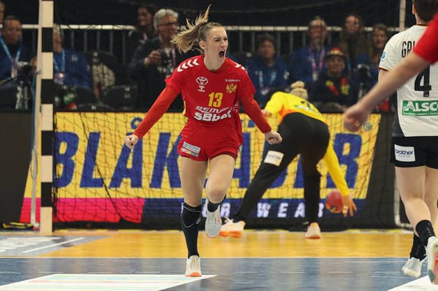 GER, Dortmund, 27th Wommen s World Championship, WM, Weltmeisterschaft 2025, Hauptrunde Main Round, Gruppe Group II, 2. Runde Round: Montenegro (MNE) vs. Deutschland Germany (GER) 04.12.2025, Westfalenhalle, Dortmund, GER, Dortmund, 27th Wommen s World Championship 2025, Hauptrunde Main Round, Gruppe Group II, 2. Runde Round: Montenegro (MNE) vs. Deutschland Germany (GER) , im Bild: Torjubel Jubel Jubellauf, Dijana TRIVIÄÜ (MNE 13),