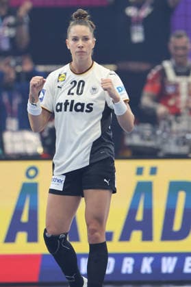 GER, Dortmund, 27th Wommen s World Championship, WM, Weltmeisterschaft 2025, Hauptrunde Main Round, Gruppe Group II, 2. Runde Round: Montenegro (MNE) vs. Deutschland Germany (GER) 04.12.2025, Westfalenhalle, Dortmund, GER, Dortmund, 27th Wommen s World Championship 2025, Hauptrunde Main Round, Gruppe Group II, 2. Runde Round: Montenegro (MNE) vs. Deutschland Germany (GER) , im Bild: Emily Vogel (Ger 20), Torjubel Jubel Jubellauf,