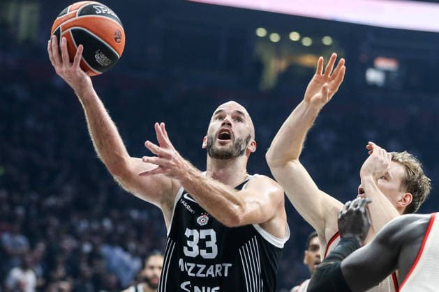 Partizan Mozzart Bet Belgrade v Bayern Munich - EuroLeague BELGRADE, SERBIA - DECEMBER 4: Nick Calathes of Partizan Mozzart Bet Belgrade in action during EuroLeague basketball match between between Partizan Mozzart Bet Belgrade and Bayern Munich at the Beogradska Arena in Belgrade, Serbia on December 4, 2025. Filip Stevanovic Anadolu Belgrade Serbia. Editorial use only. Please get in touch for any other usage.  Copyright: x2025xAnadoluxFilipxStevanovicx