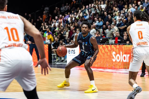 GER, BKT EuroCup, Saison 2025 2026, Niners Chemnitz - Turk Telekom Ankara. 04.12.2025, Messe, Chemnitz, GER, BKT EuroCup, Saison 2025 2026, Niners Chemnitz - Turk Telekom Ankara. Jaleen Smith (Turk Telekom Ankara 9) Foto Alexander Trienitz Chemnitz Messe Sachsen Deutschland