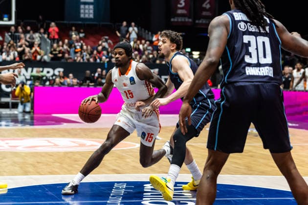 GER, BKT EuroCup, Saison 2025 2026, Niners Chemnitz - Turk Telekom Ankara. 04.12.2025, Messe, Chemnitz, GER, BKT EuroCup, Saison 2025 2026, Niners Chemnitz - Turk Telekom Ankara. Ty Brewer (Niners Chemnitz, 15) Foto Alexander Trienitz Chemnitz Messe Sachsen Deutschland