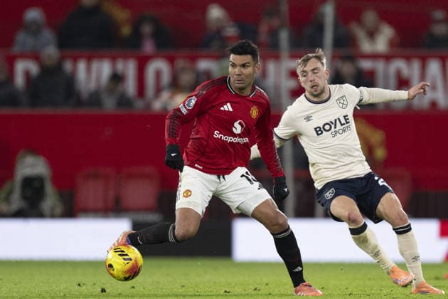 MANCHESTER, ENGLAND, DEC 04: Casemiro of Manchester United, ManU in action during the Premier League match between Manchester United and West Ham United on December 04, 2025 in Manchester, England. Copyright: xWillxPalmer SportsxPressxPhotox Sportspressphoto_SPR69881
