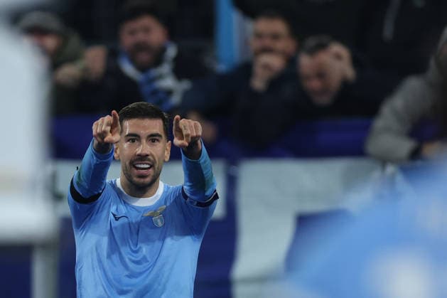 Football: Coppa Italia 2025-2026 round of 16 SS Lazio vs AC Milan Rome, Italy - December 4, 2025: Mattia Zaccagni of Lazio score the goal 1-0 and celebrate with the team during the Coppa Italia 2025-2026 round of 16 - football match between SS Lazio vs AC Milan at Olympic Stadium. rome olympic stadium italy italy Copyright: xmarcoxiacobucci
