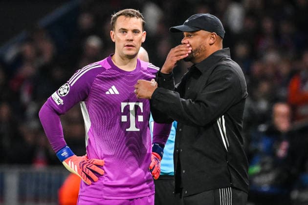 November 4, 2025, Paris, France, France: Manuel NEUER of Bayern Munich and Vincent KOMPANY of Bayern Munich during the UEFA Champions League, League Phase MD4 match between Paris Saint-Germain and FC Bayern Munich at Parc des Princes Stadium on November 04, 2025 in Paris, France. Paris France - ZUMAm308 20251104_zsp_m308_044 Copyright: xMatthieuxMirvillex