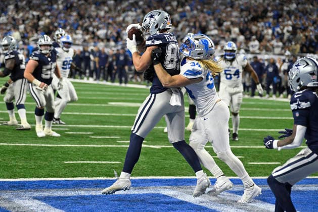 DETROIT, MI - DECEMBER 04: Dallas Cowboys TE Jake Ferguson (87) catches a 2-pt conversion during the game between Dallas Cowboys and Detroit Lions on December 4, 2025 at Ford Field in Detroit, MI ( CSM) Detroit United States - ZUMAc04_ 20251204_zma_c04_026 Copyright: xAllanxDranbergx