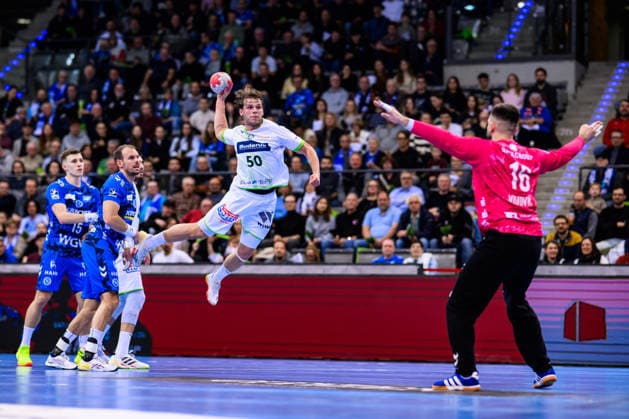 TVB Stuttgart - HSG Wetzlar Handball: 1. Bundesliga, Herren, Saison 2025 2026, TVB Stuttgart - HSG Wetzlar, Porsche Arena. Wetzlars Lion Zacharias in Aktion. Stuttgart Porsche Arena Baden-Württemberg Deutschland