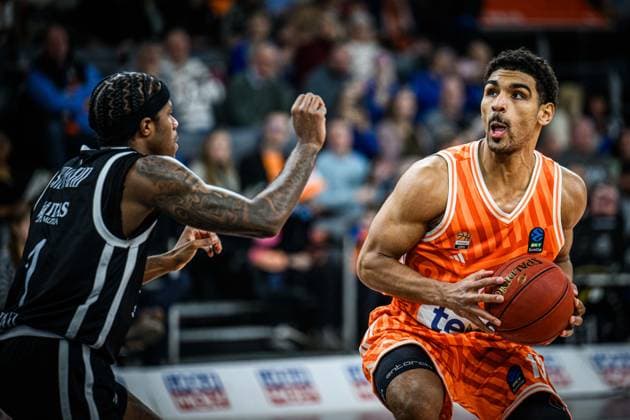 DJ Steward (Dolomiti Energia Trento) und Mark Smith (ratiopharm ulm) battle for the ball during the Basketball Eurocup match between ratiopharm ulm and Dolomiti Energia Trento at ratiopharm Arena on December 4, 2025 in Neu-Ulm, Germany. (Photo by Harry Langer DeFodi Images)