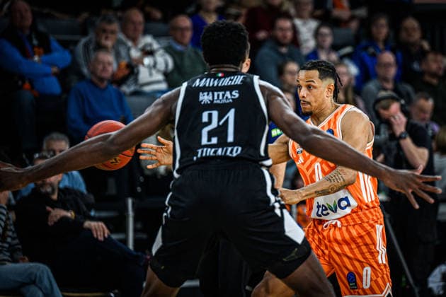 Selom Mawugbe (Dolomiti Energia Trento) und Nelson Weidemann (ratiopharm ulm) battle for the ball during the Basketball Eurocup match between ratiopharm ulm and Dolomiti Energia Trento at ratiopharm Arena on December 4, 2025 in Neu-Ulm, Germany. (Photo by Harry Langer DeFodi Images)