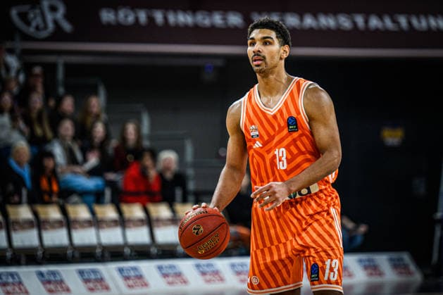Mark Smith (ratiopharm ulm) controls the Ball during the Basketball Eurocup match between ratiopharm ulm and Dolomiti Energia Trento at ratiopharm Arena on December 4, 2025 in Neu-Ulm, Germany. (Photo by Harry Langer DeFodi Images)