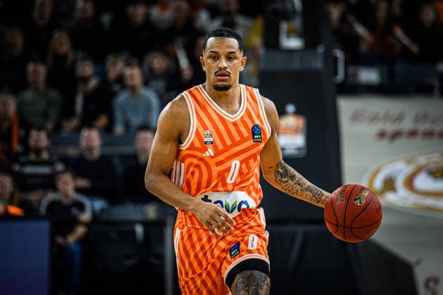 Nelson Weidemann (ratiopharm ulm) controls the Ball during the Basketball Eurocup match between ratiopharm ulm and Dolomiti Energia Trento at ratiopharm Arena on December 4, 2025 in Neu-Ulm, Germany. (Photo by Harry Langer DeFodi Images)