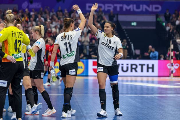 04.12.2025, Handball WM Frauen, Hauptrunde, Deutschland - Montenegro, 27th IHF Women s Handball World Championship, WM, Weltmeisterschaft Westfalenhalle Dortmund: xxxxxxxxxx Nordrhein-Westfalen Deutschland