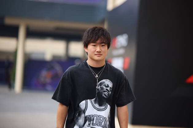 Yuki Tsunoda (Oracle Red Bull Racing, 22) , ARE, Formel 1 Weltmeisterschaft, Abu Dhabi Grand Prix, Yas Marina Circuit, Friday, 05.12.2025 ARE, Formel 1 Weltmeisterschaft, Abu Dhabi Grand Prix, Vereinigte Arabische Emirate, Yas Marina Circuit, 05.12.2025 Abu Dhabi Copyright: xEibner-Pressefoto AnnikaxGrafx EP_AGF